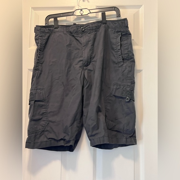 Nike cargo shorts - Picture 2 of 10